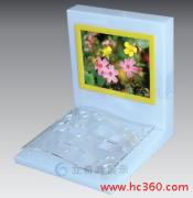 立奇峰展柜制作厂 以广告机为核心，打造产品相册与展柜的视觉盛宴